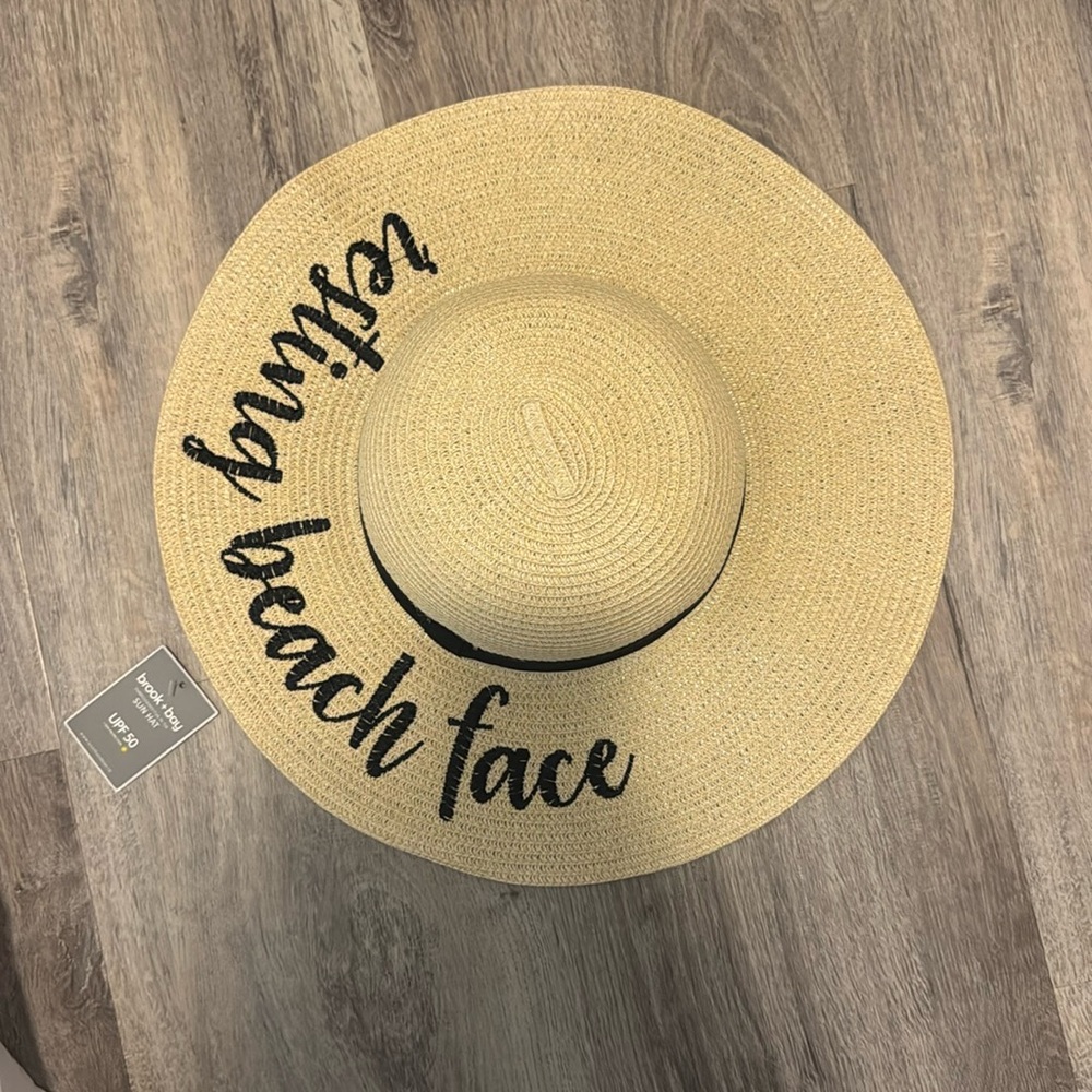 New with tags beach hat. Upf 50